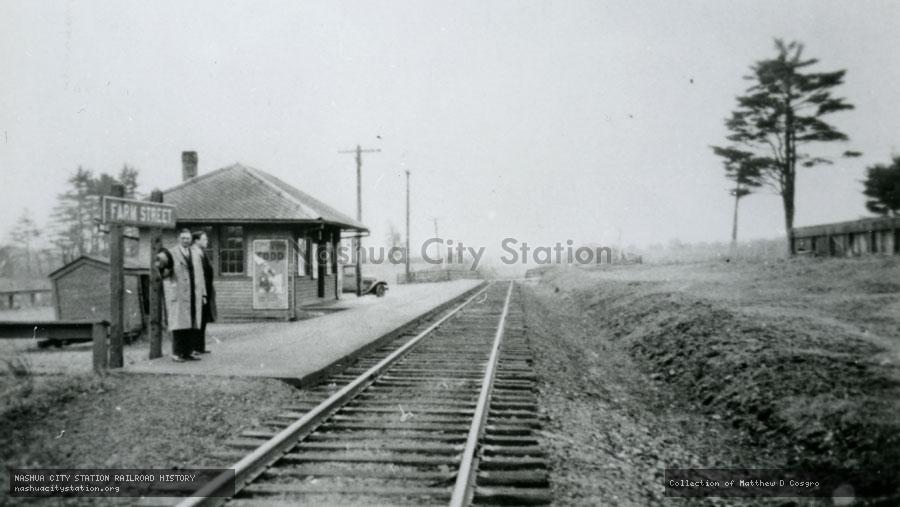 Postcard: New Haven Railroad Station, Farm Street, Dover, Massachusetts